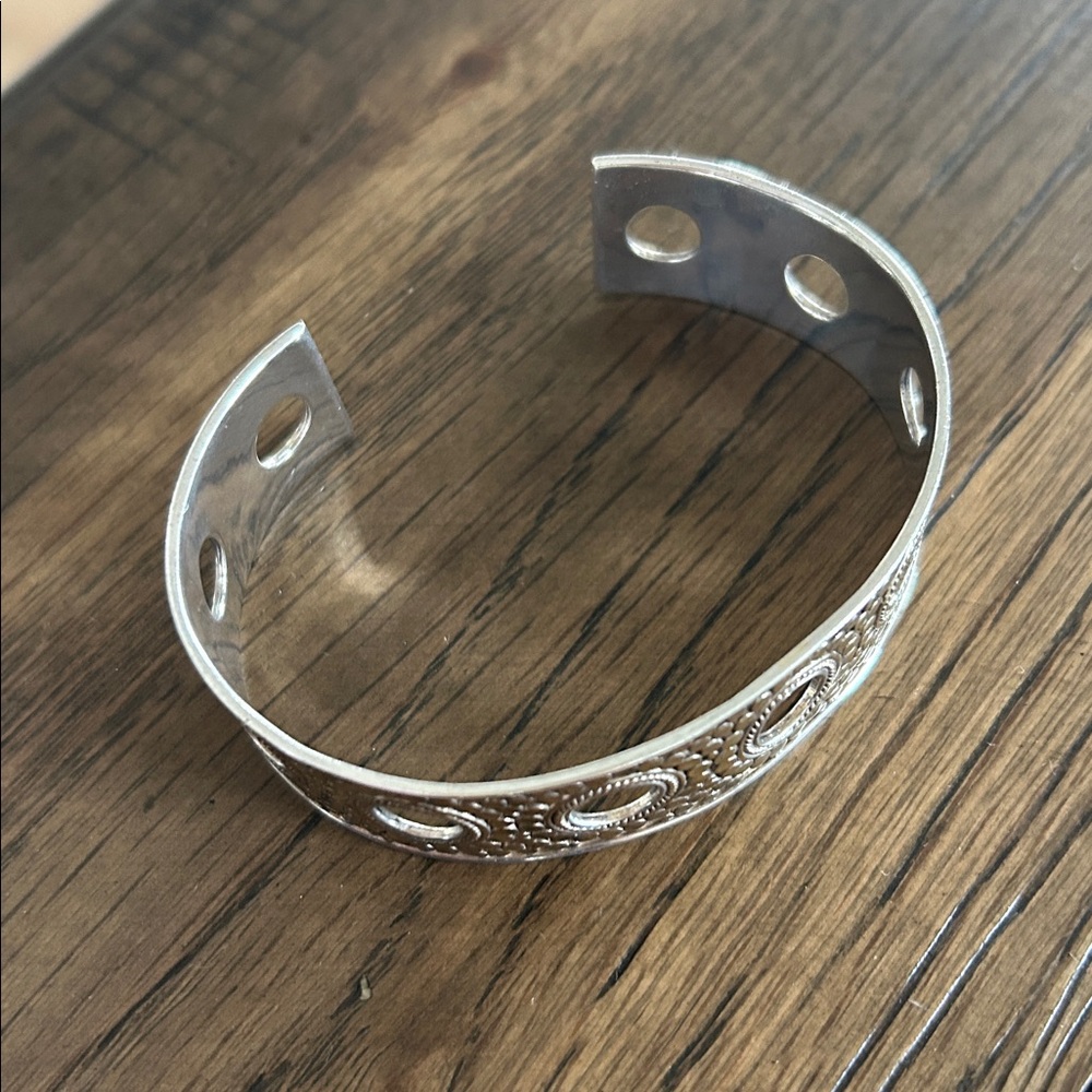 Anna Beck Cuff - Picture 4 of 5